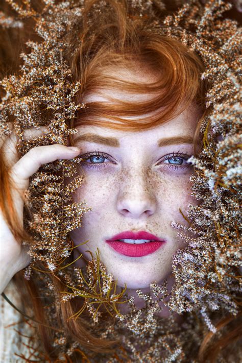 naked redhead teen|Striking Portraits of Gorgeously Freckled Redheads by Maja。